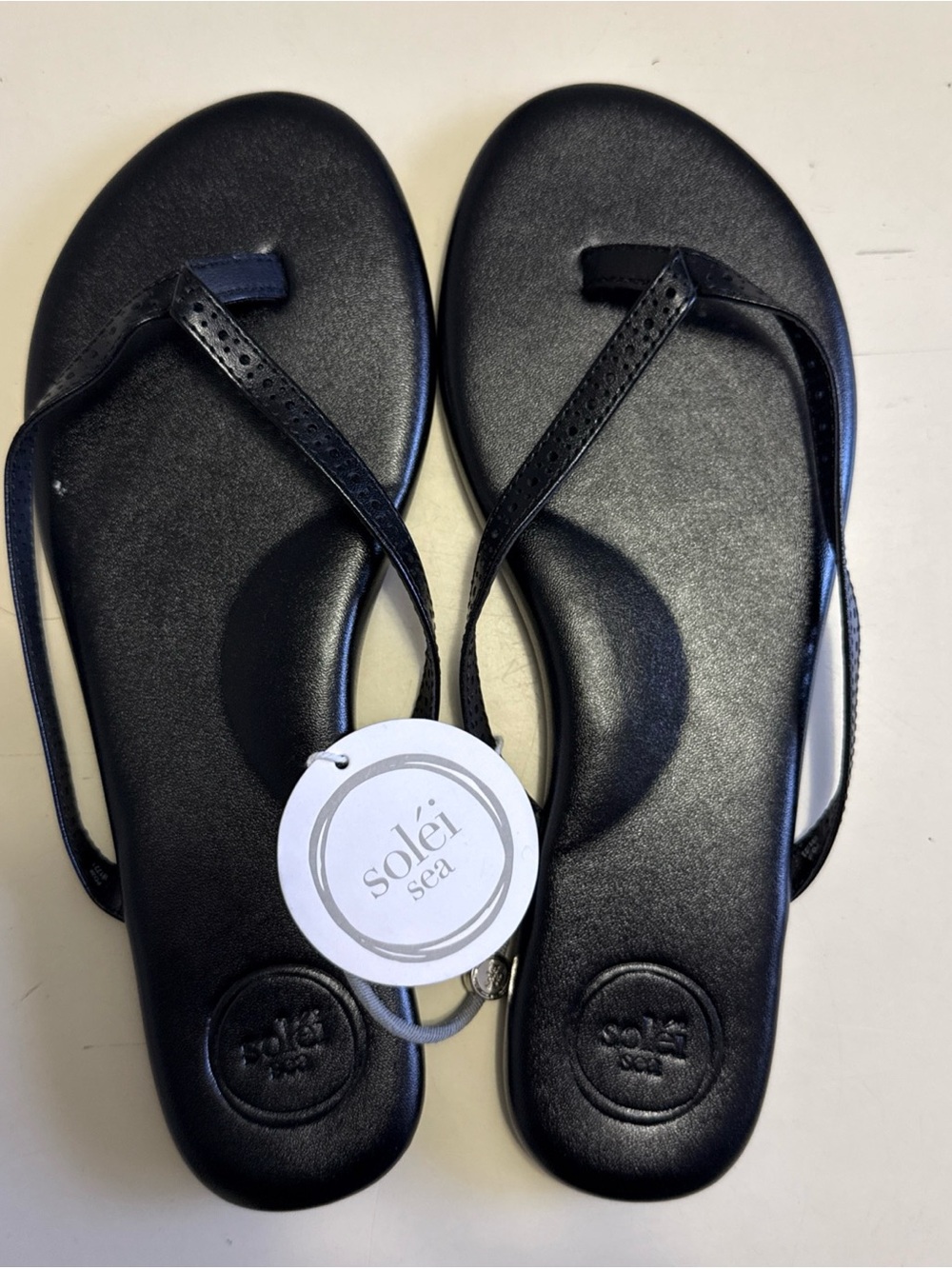SOLEI SEA SANDALS WOMEN'S INDIE BLACK NON PATENT VEGAN FLIP FLOPS SIZE 9 NEW